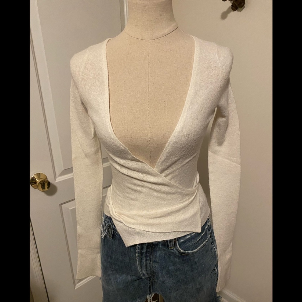 Abercrombie & Fitch cream wrap sweater size M